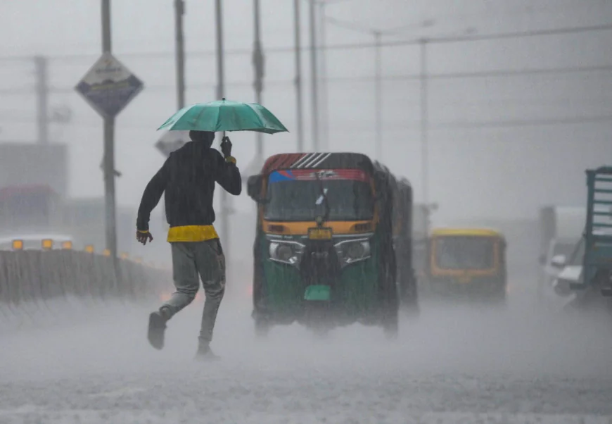 Rain Alert: यूपी में आज से आंधी-बारिश शुरू, कई जिलों में येलो अलर्ट... 5-6 जून को पूरे राज्य में भारी बारिश की संभावना