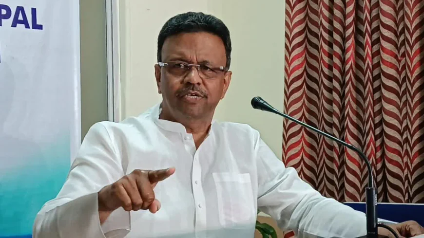 TMC को बड़ा झटका: कोलकाता के मेयर फिरहाद हकीम ने दिया इस्तीफा, ममता बनर्जी की मुश्किलें बढ़ीं