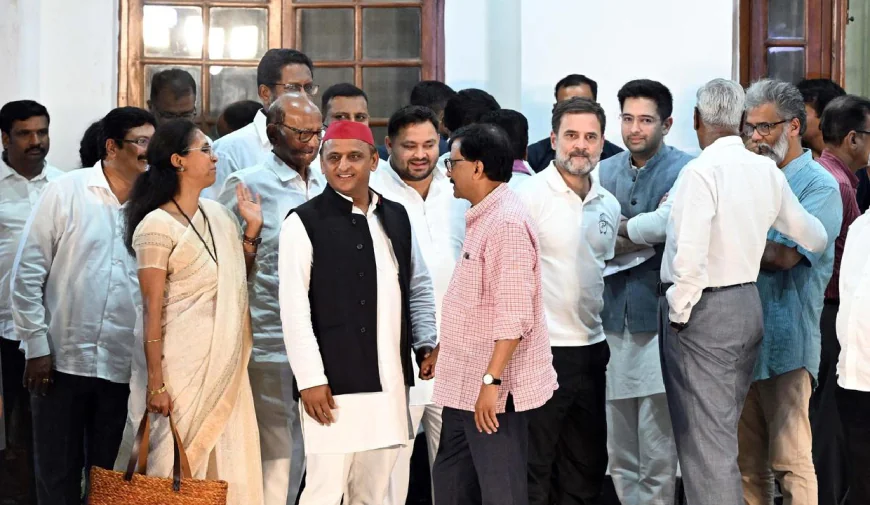 INDIA गठबंधन की अहम बैठक कल: चुनावी झटकों के बाद एकजुटता बचाने की बड़ी चुनौती