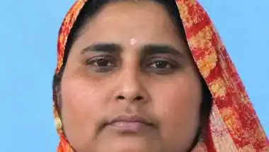 'बिना नहाए बहू ने बनाया खाना', विवाद इतना बढ़ा कि बेटे ने मां-बाप को पेट्रोल डालकर जिंदा जलाया