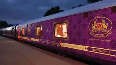 6 दिन के सफर का किराया 5 लाख रुपये, फिर भी नहीं मिल रही सीट! जानिए क्या है इस लग्जरी ट्रेन की खासियत