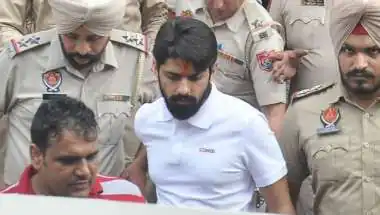 सीरियल ब्लास्ट के आतंकियों के साथ रहेगा लॉरेंस! साबरमती जेल में रातों-रात क्यों बदली गई गैंगस्टर की सेल?